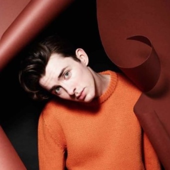 Meet your Posher, Peter - Picture 1 of 1